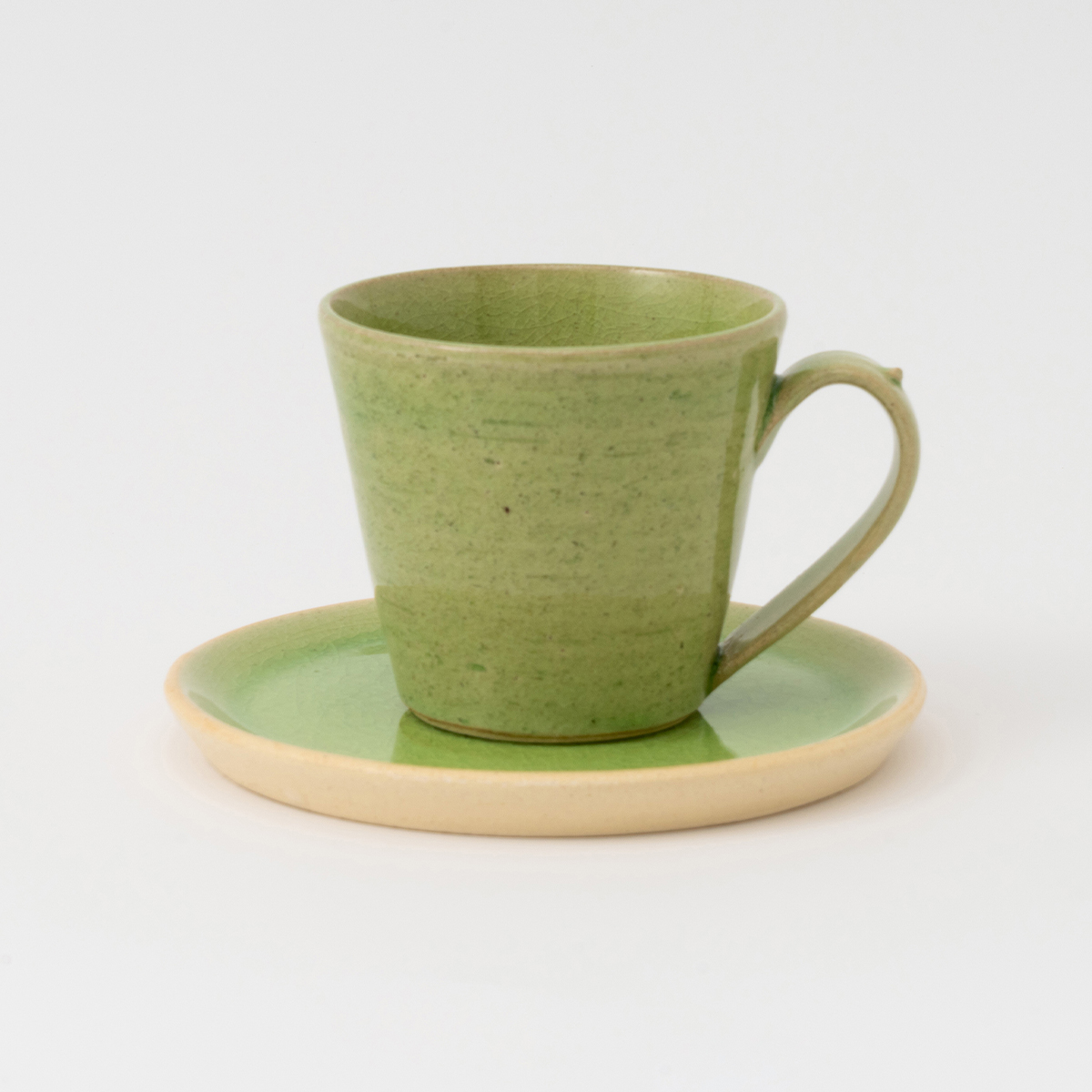 モダンデザインの伝統工芸マグカップで、ブレイクタイムを贅沢に