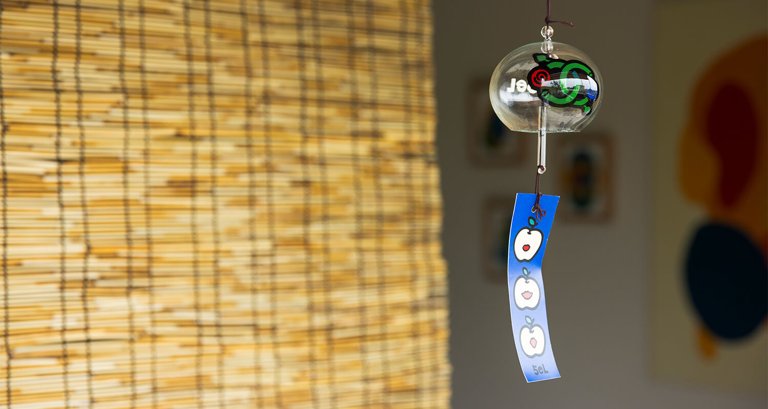 今をときめくアーティストの作品で夏を彩る！OMUSUbee的「夏の風物詩」アイテム