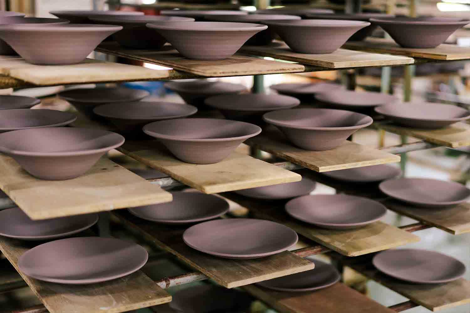 ボクとワタシの伝統工芸「信楽焼」を求めて人気窯元「丸十製陶」へ