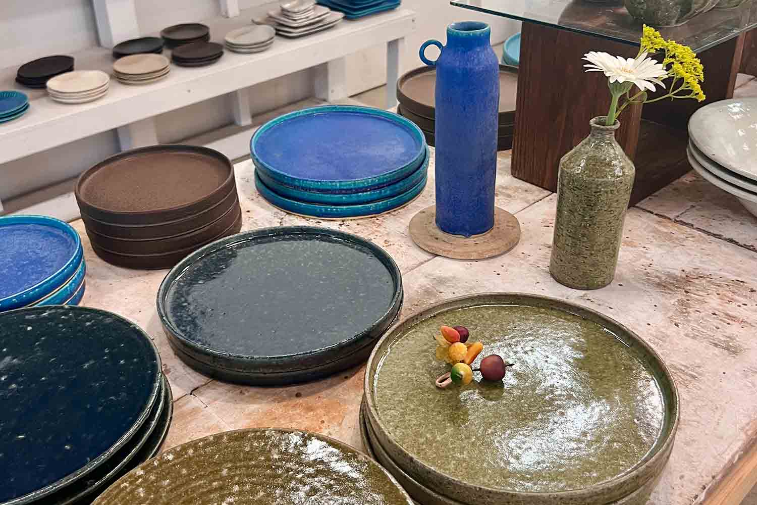 ボクとワタシの伝統工芸「信楽焼」を求めて人気窯元「丸十製陶」へ