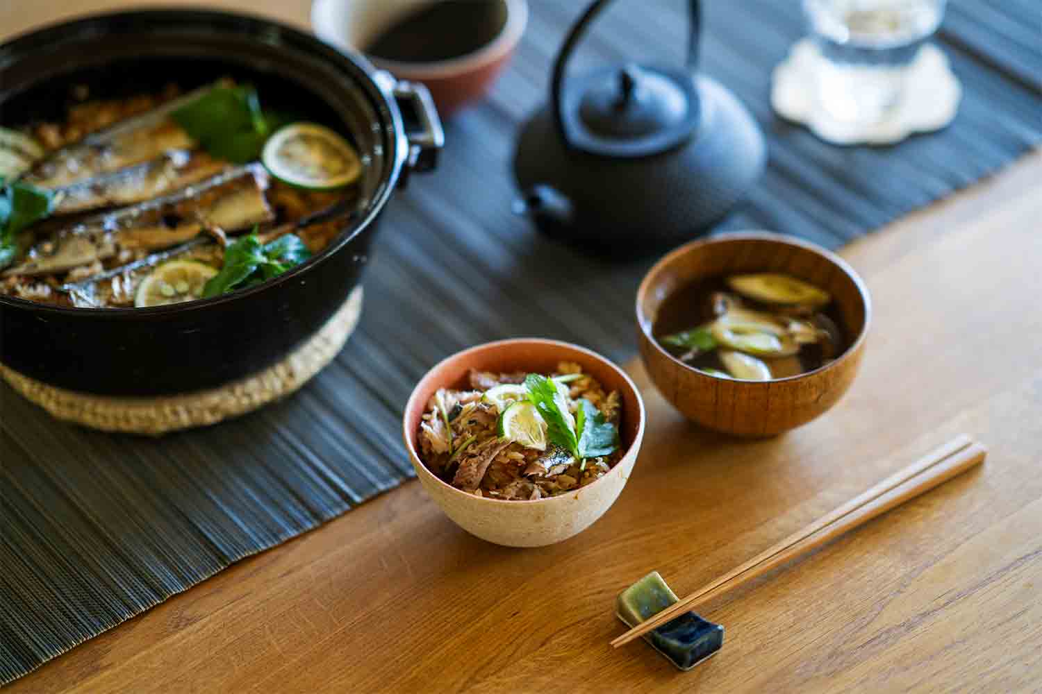 ニッポンローカルの台所vol.1。サンマをまるっと炊き込んだ郷土料理『さよりめし』で秋を味わう