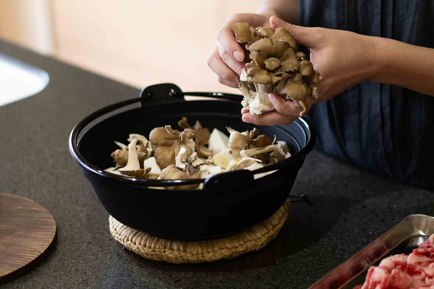 盛りだくさんの食材が一度に味わえる『芋煮』