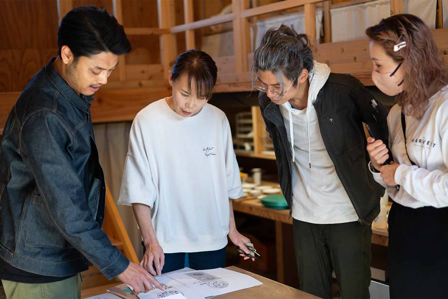 モダンアートと伝統工芸のコラボレーション！<br>アーティスト須田 悠さんと九谷焼の窯元へ