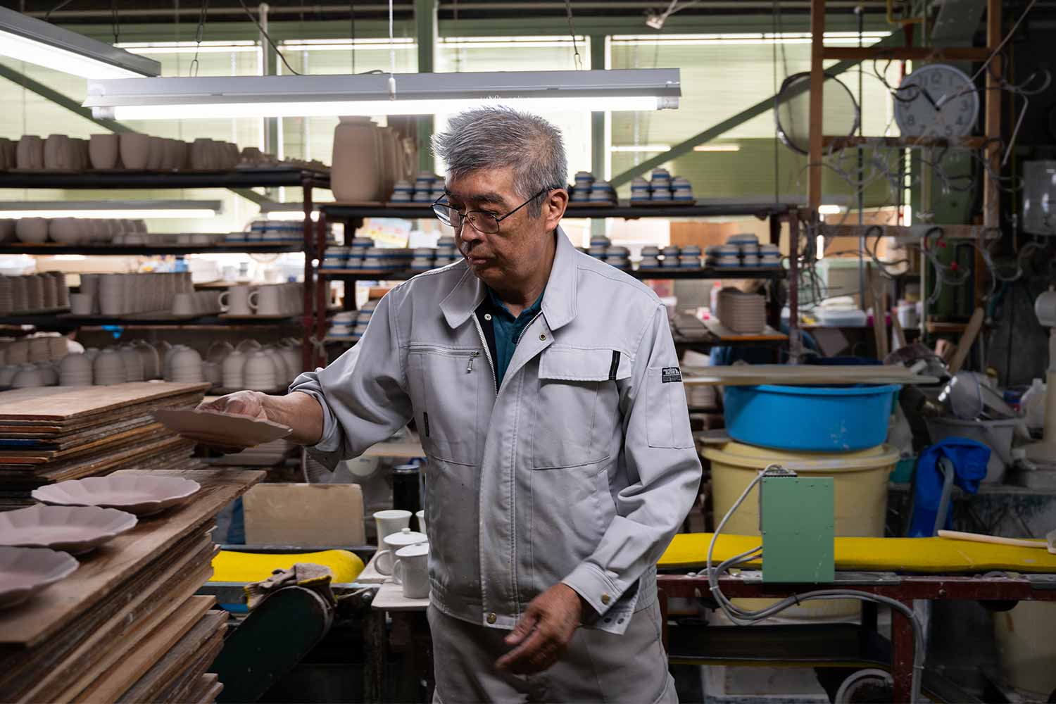 モダンアートと伝統工芸のコラボレーション！<br>アーティスト須田 悠さんと九谷焼の窯元へ