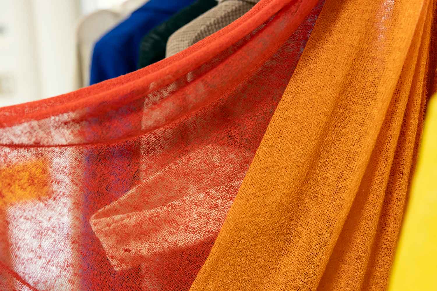 人にも地球にも優しい素材使いで世界を変える　山形発リネンニットメーカー『ケンランド』潜入記