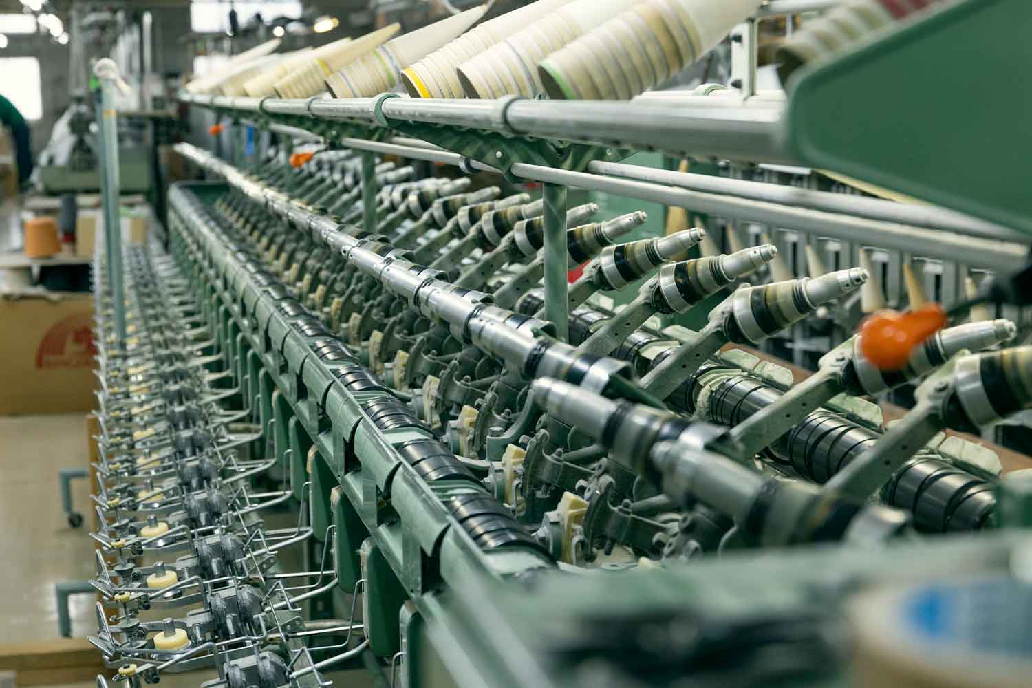 人にも地球にも優しい素材使いで世界を変える　山形発リネンニットメーカー『ケンランド』潜入記