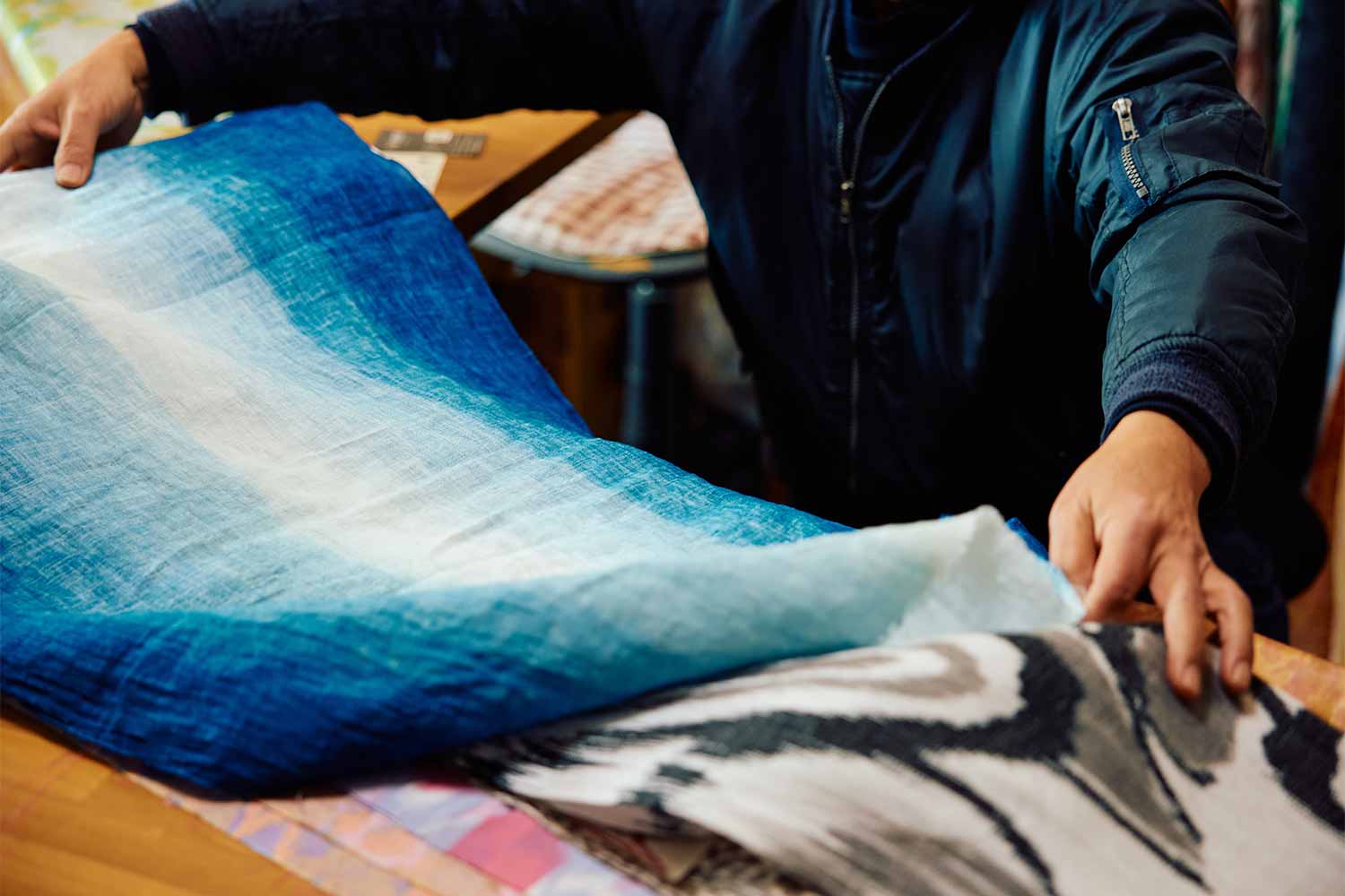 「2次元で3次元を表現したい」。富士吉田で100年続く『舟久保織物』が追求し続ける新しい織物のカタチ