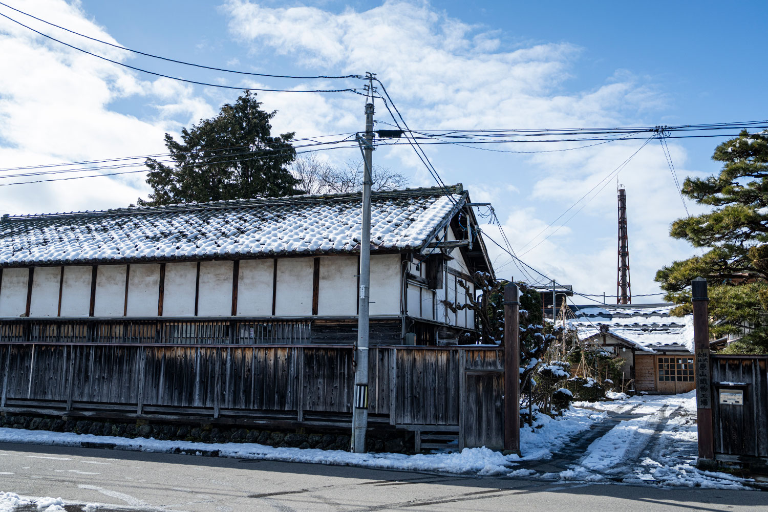 会津木綿とアーティストMHAKの伝統工芸コラボレーション！『はらっぱ』工場訪問レポート