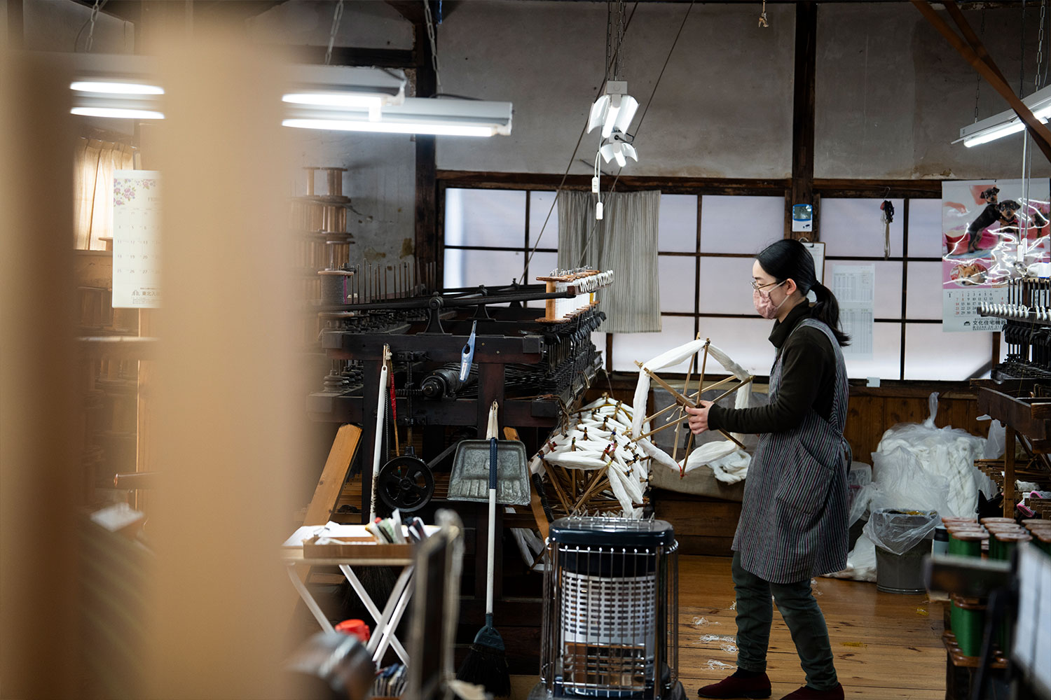 会津木綿とアーティストMHAKの伝統工芸コラボレーション！『はらっぱ』工場訪問レポート