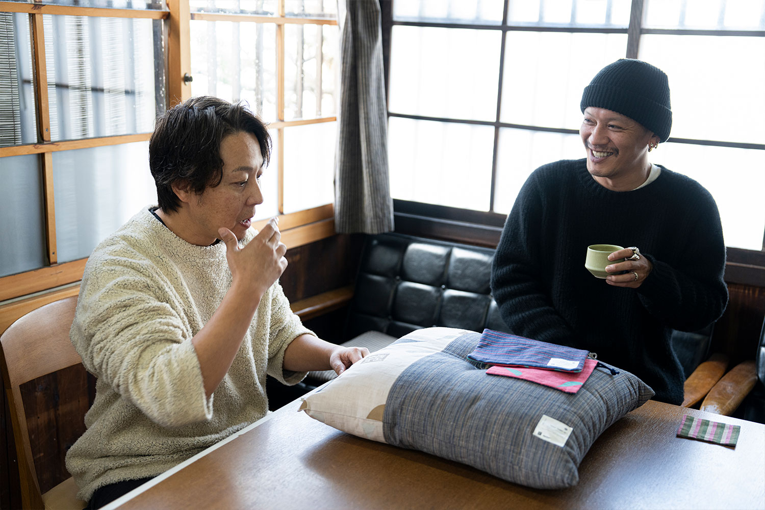 会津木綿とアーティストMHAKの伝統工芸コラボレーション！『はらっぱ』工場訪問レポート