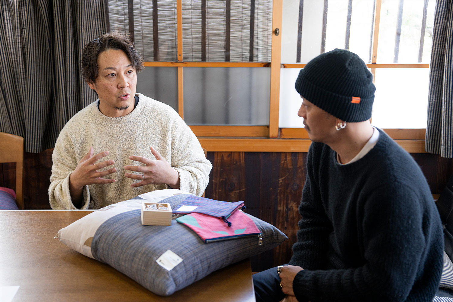 会津木綿とアーティストMHAKの伝統工芸コラボレーション！『はらっぱ』工場訪問レポート