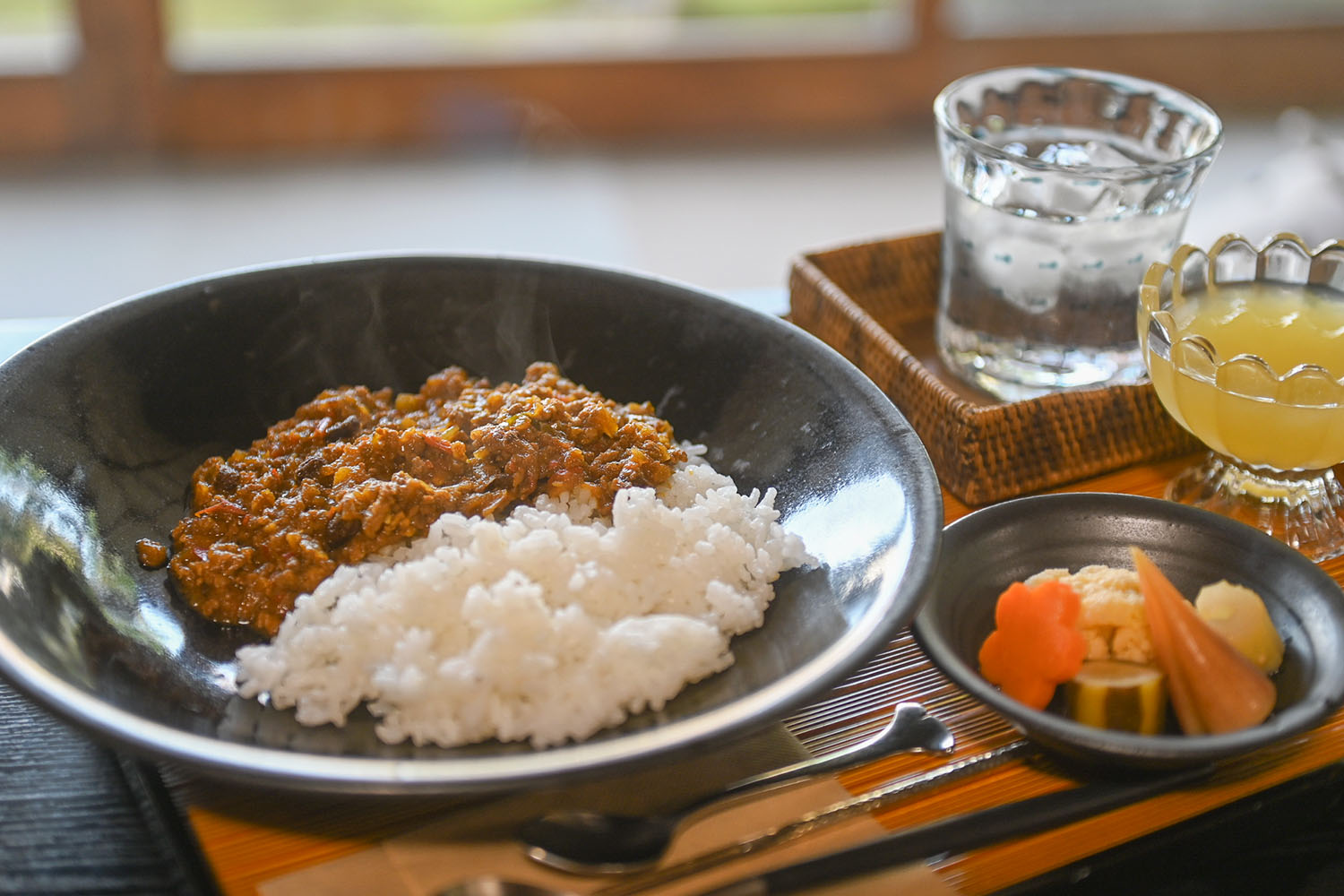 念仏寺『茶坊citta』で絶品ドライカレーと沙羅双樹の庭園を堪能
