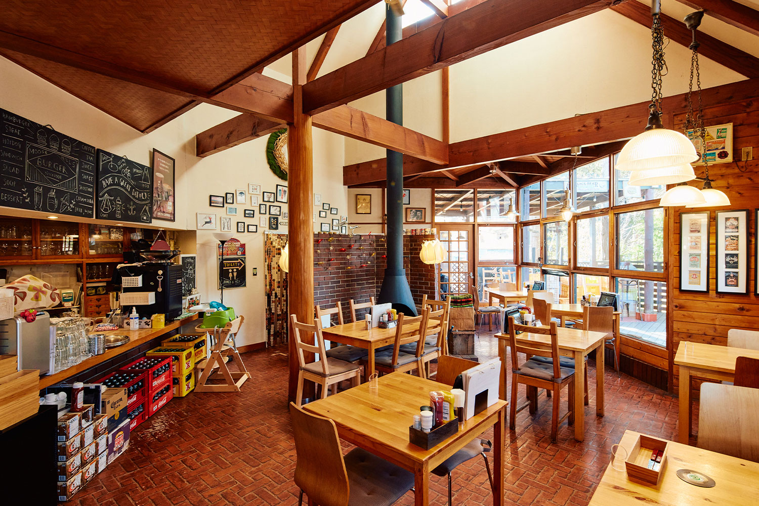 天然酵母パンと100%ビーフが自慢！富士河口湖の『ムースヒルズバーガー』で愛犬と一緒にハンバーガーを楽しむ