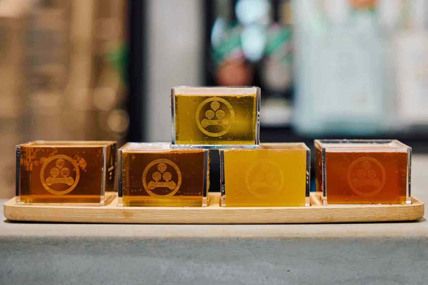 旅先でクラフトビールを巡る！ 透明の升に惹かれて富士吉田のブルワリーへ