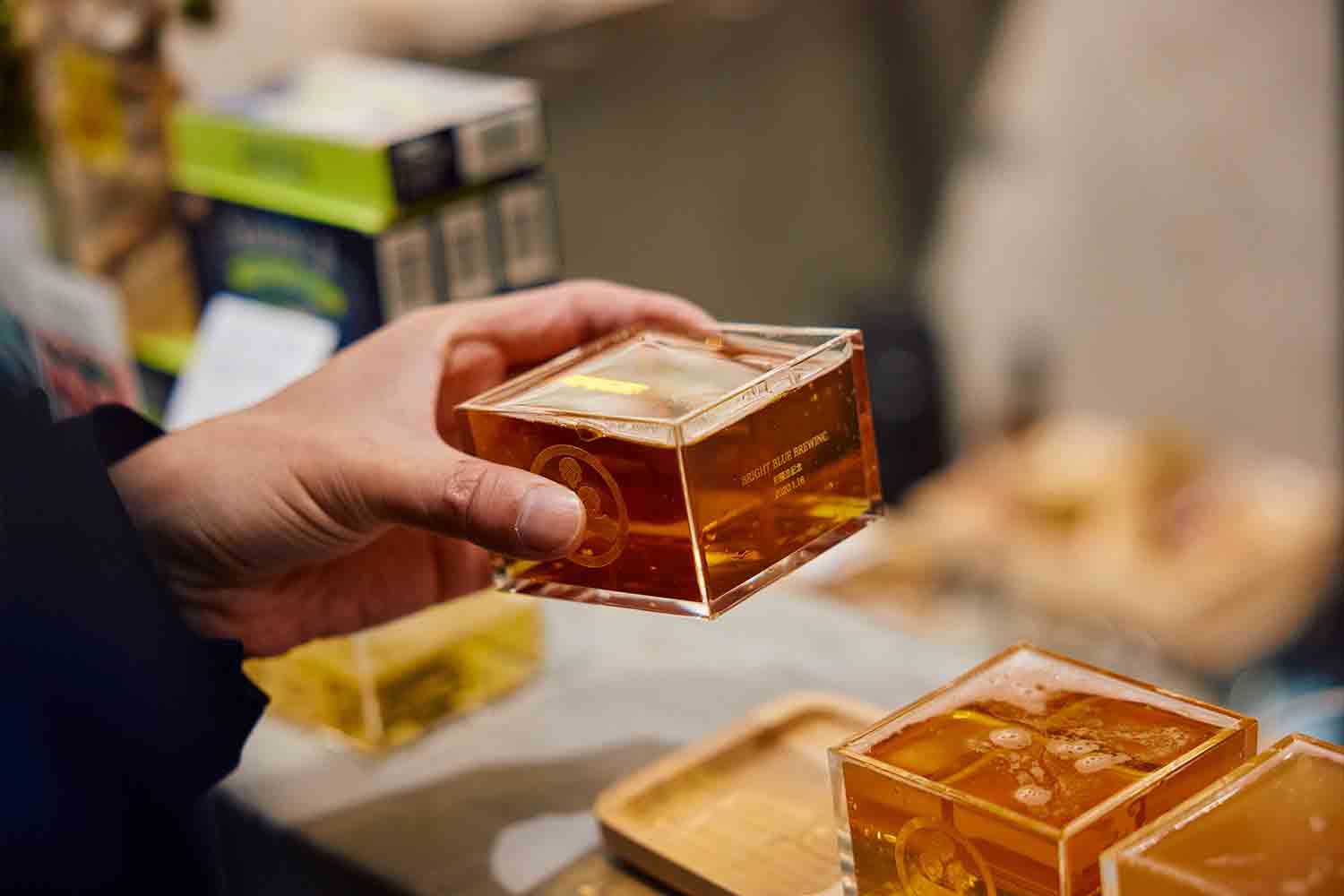 旅先でクラフトビールを巡る！ 透明の升に惹かれて富士吉田のブルワリーへ