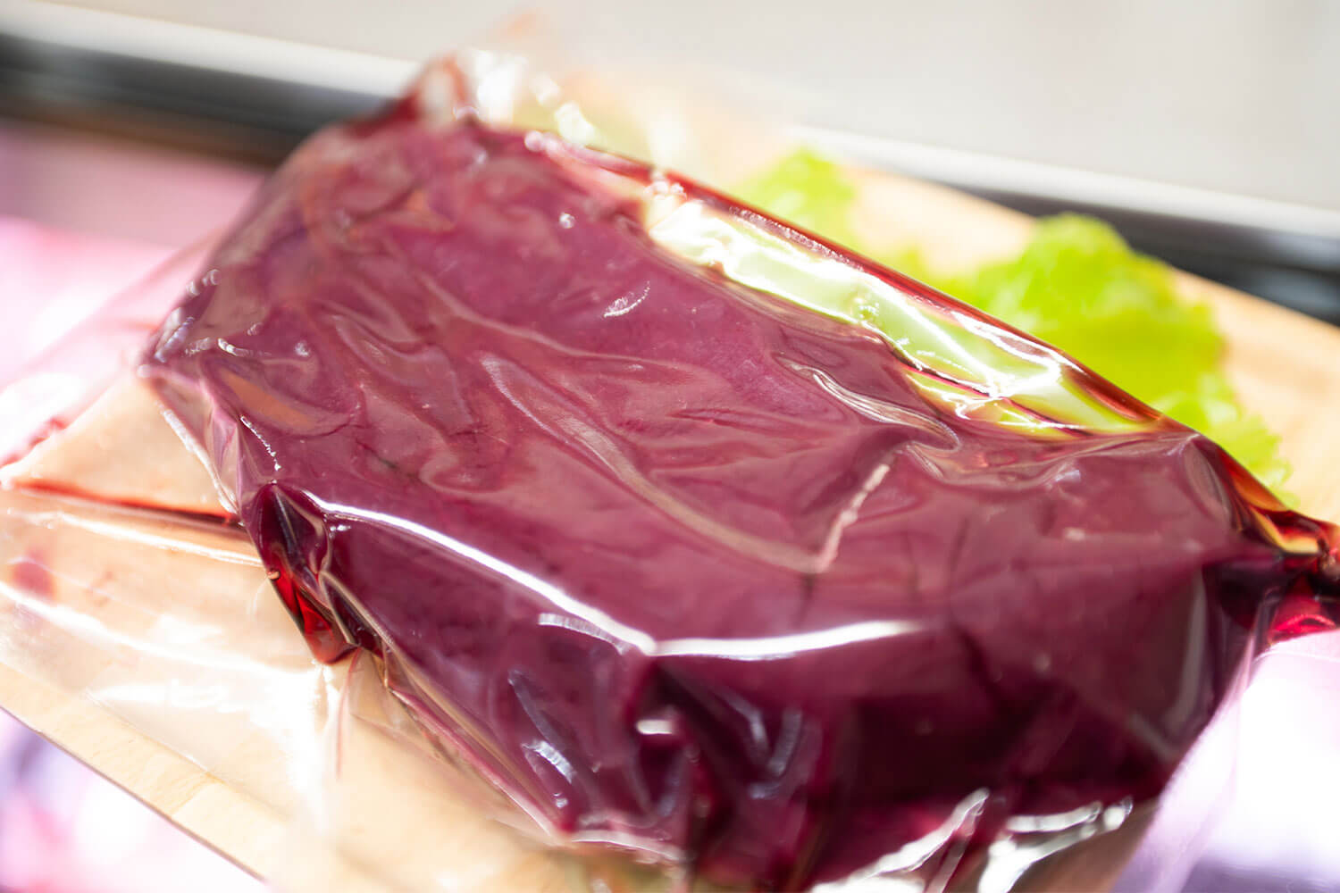 地元民に愛される老舗精肉店『大西肉店』で味わう上質な肉とコロッケ