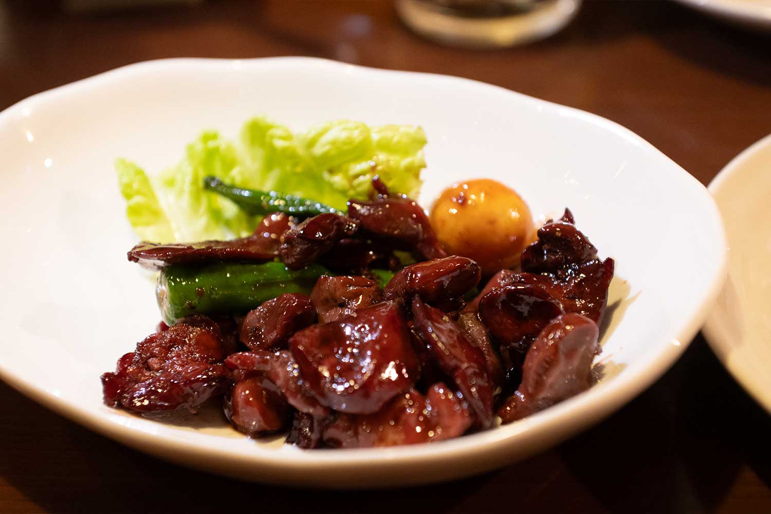 山梨県富士河口湖町の居酒屋『酒処 赤井』で絶品地元グルメと日本酒を堪能