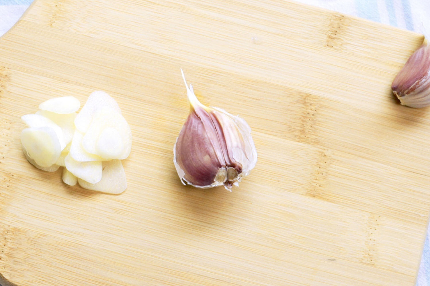 河口湖へ移住した2人のクリエイターが運営するハイブリッドなニンニク農園