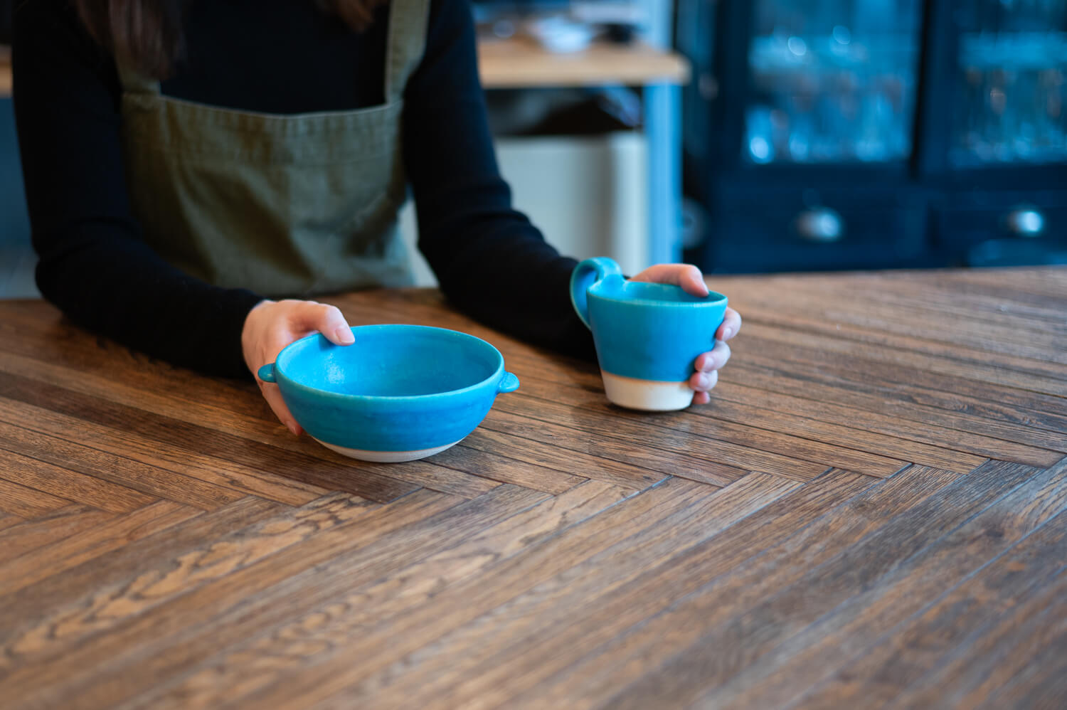 『ブルーラグーン』: 信楽焼で彩るおうち食体験 – THE HARVESTの新作テーブルウェア