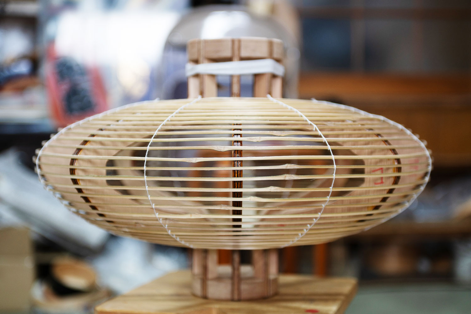 江戸時代からの歴史を継承しながら進化する<br>老舗京提灯工房の10代目を訪ねて