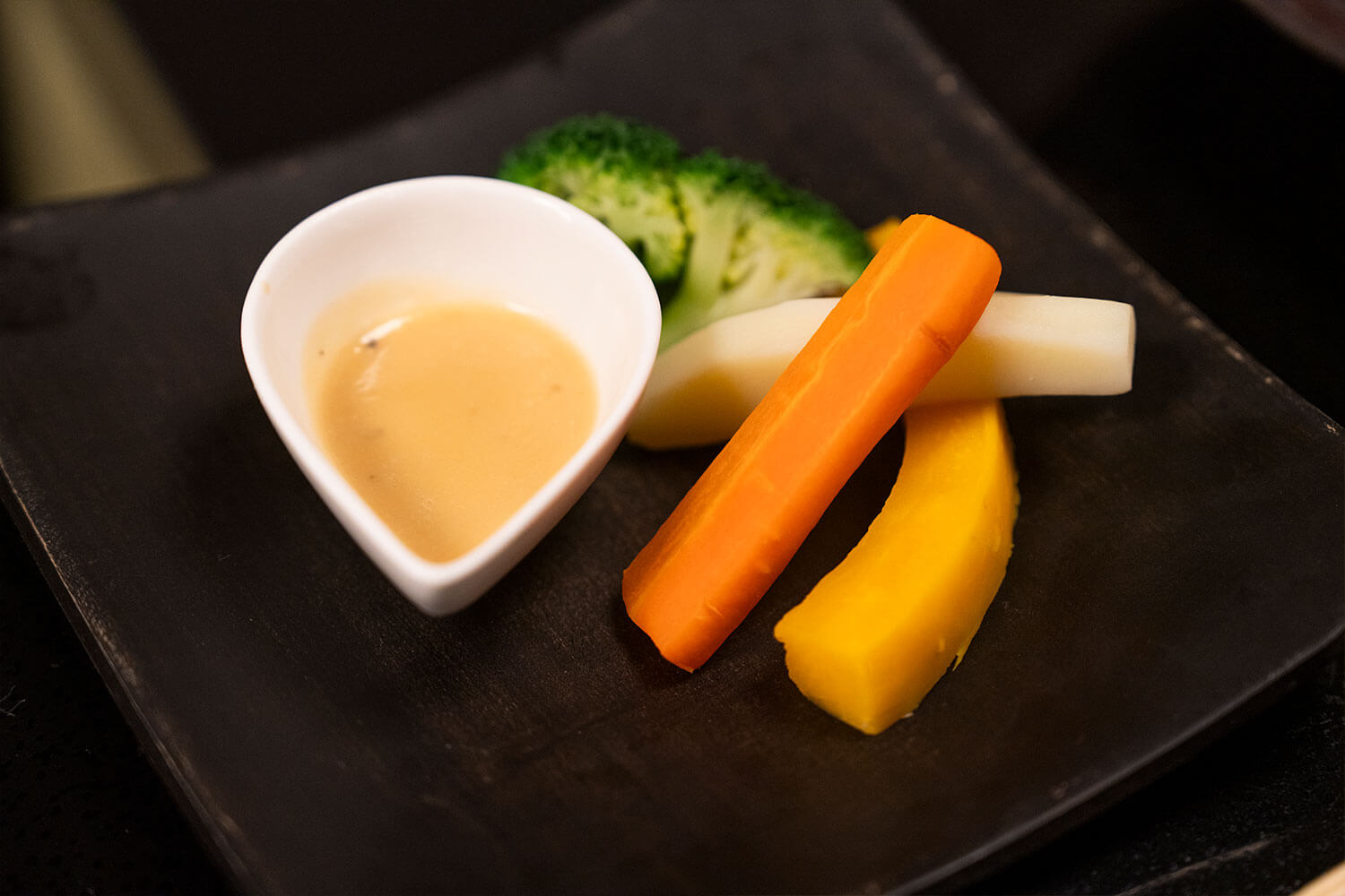 伝統と革新が交錯するアートなお宿<br>『湯季の郷 紫泉』の魅力を深堀り