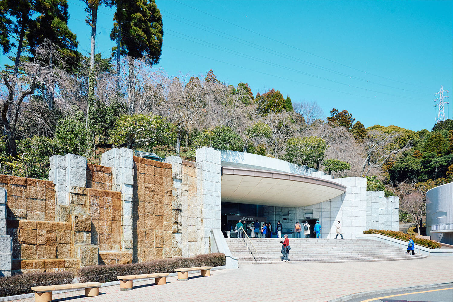雄大な相模灘とアートが融合するMOA美術館で特別な一日を