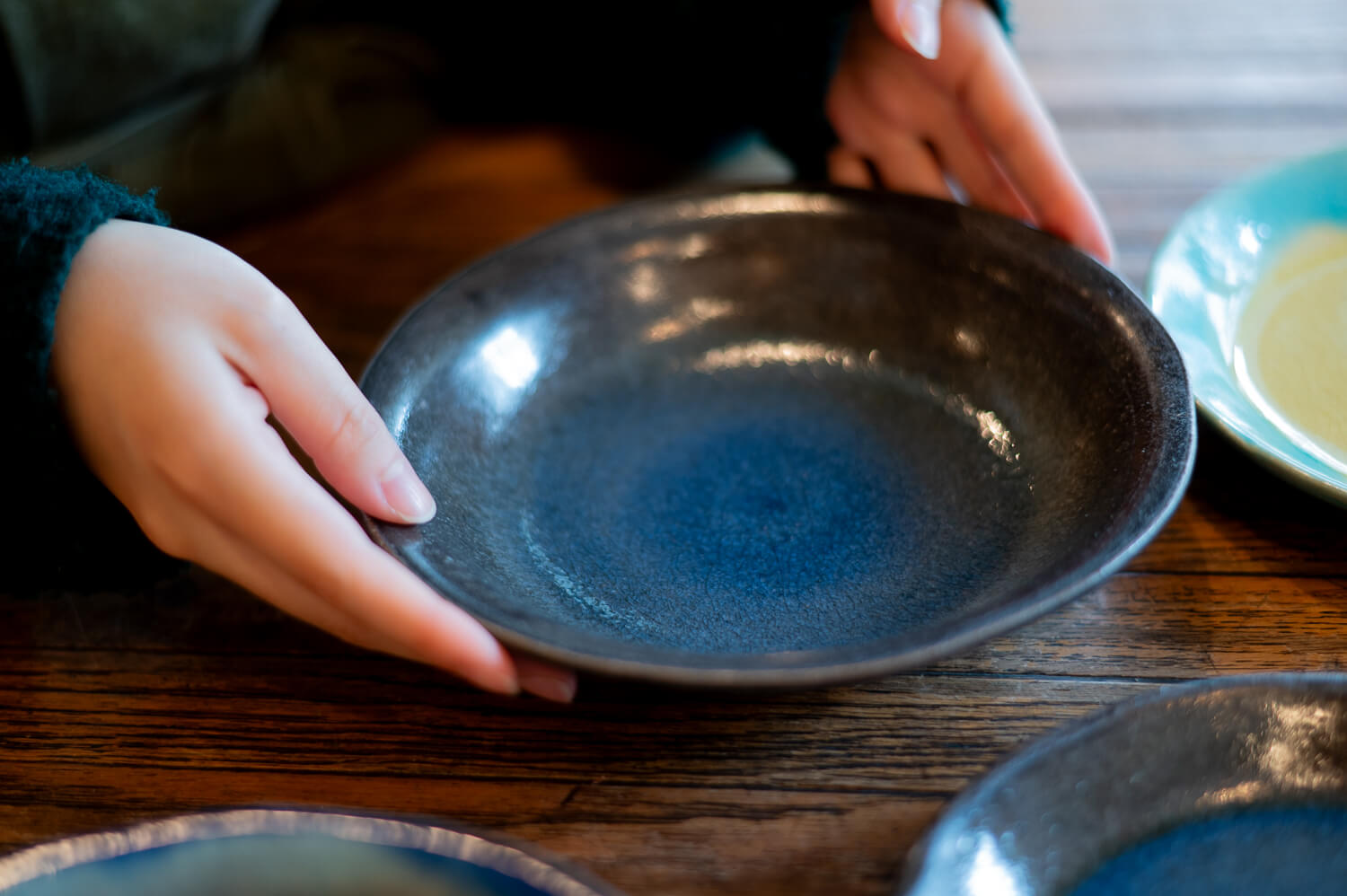 食卓に春到来♪春の移ろいにまぶしい陽が注ぐ『信楽四季彩陶-清明』でテーブルコーディネートしよう