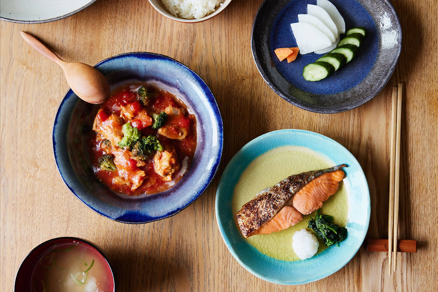 いつもの食卓をちょっと素敵に<br>季節の色をまとう『信楽四季彩陶』