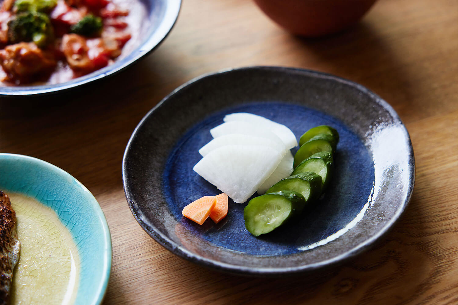 いつもの食卓をちょっと素敵に<br>季節の色をまとう『信楽四季彩陶』