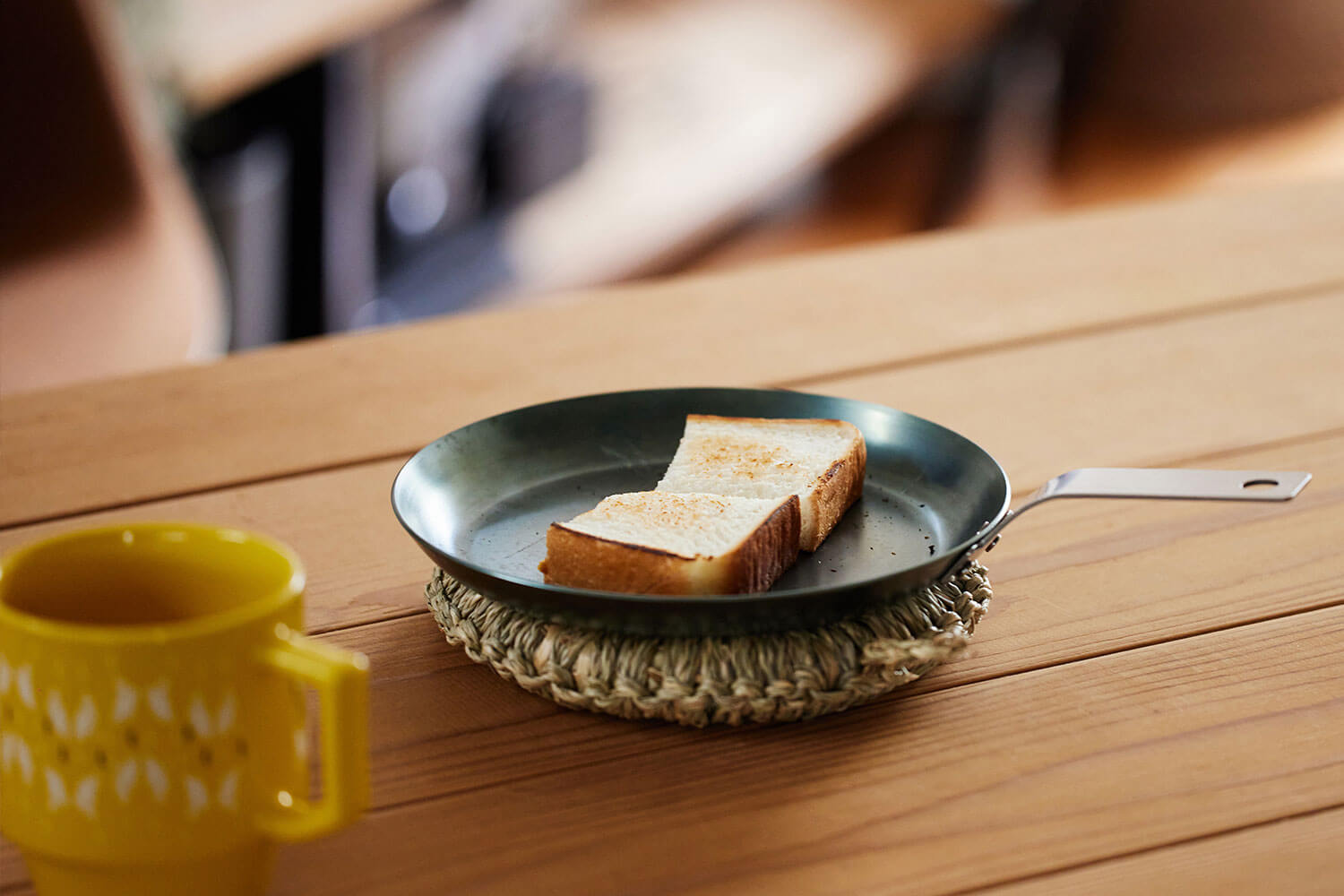 日々の料理をもっと美味しく！『藤田金属』の鉄製調理器具 – フライパンジュウとお味噌汁鍋でキッチンを彩る