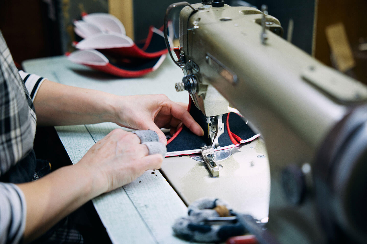 技術の力と想いの力で雇用を守る 宮城蔵王のスリッパメーカー