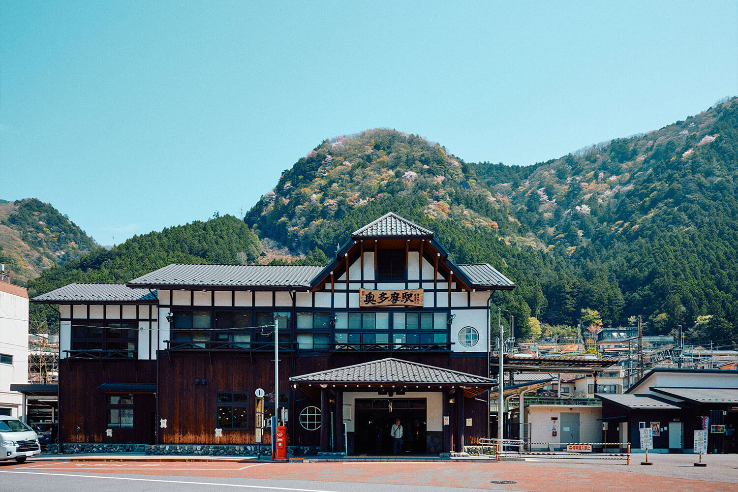 地域の魅力を再発掘する新しい奥多摩土産。森暮らしから生まれたライフスタイルブランド
