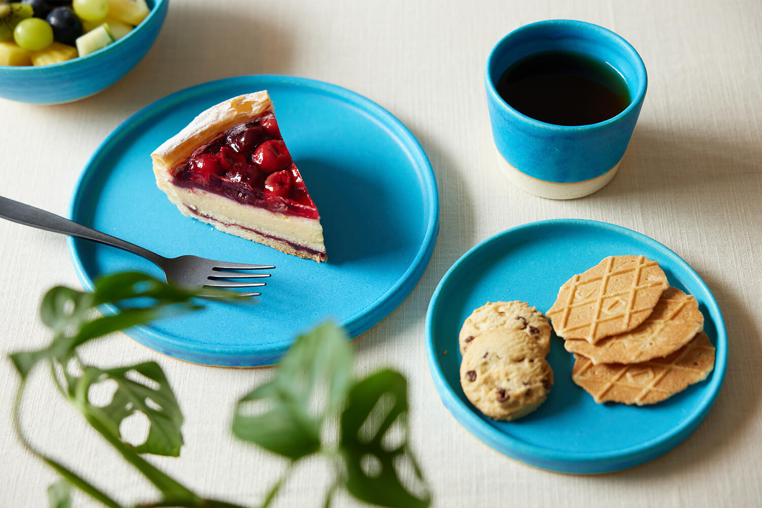 THE HARVESTでも人気の『ブルーラグーン』シリーズに新たな器が仲間入り – 青色の器でティータイムを爽やかに