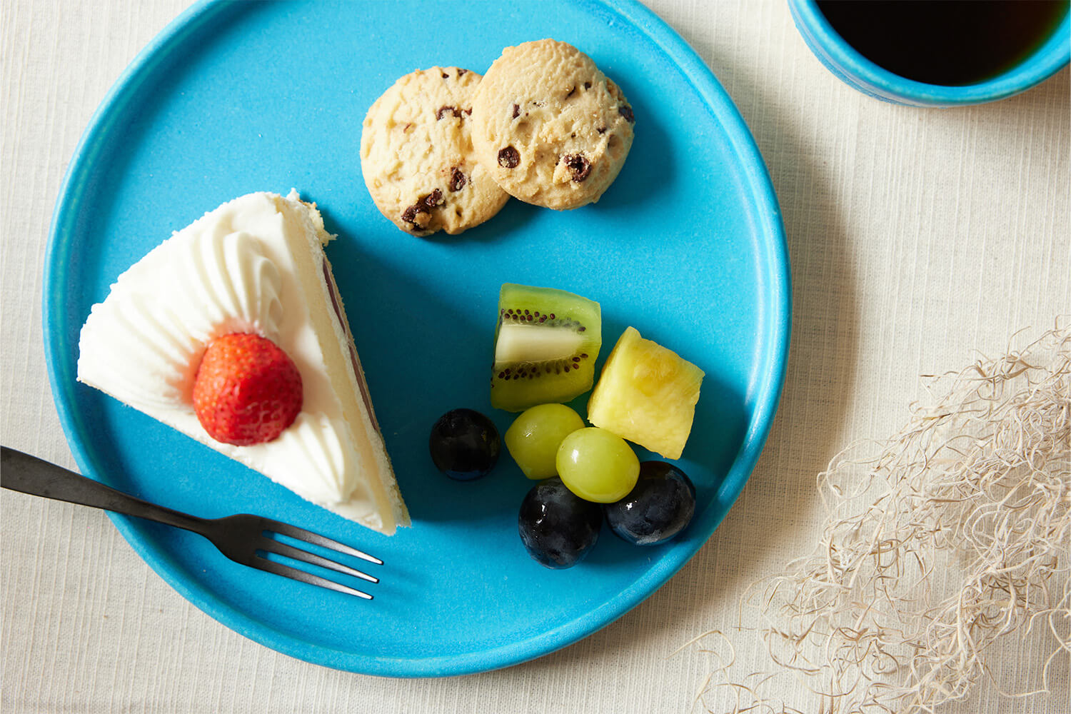 THE HARVESTでも人気の『ブルーラグーン』シリーズに新たな器が仲間入り – 青色の器でティータイムを爽やかに