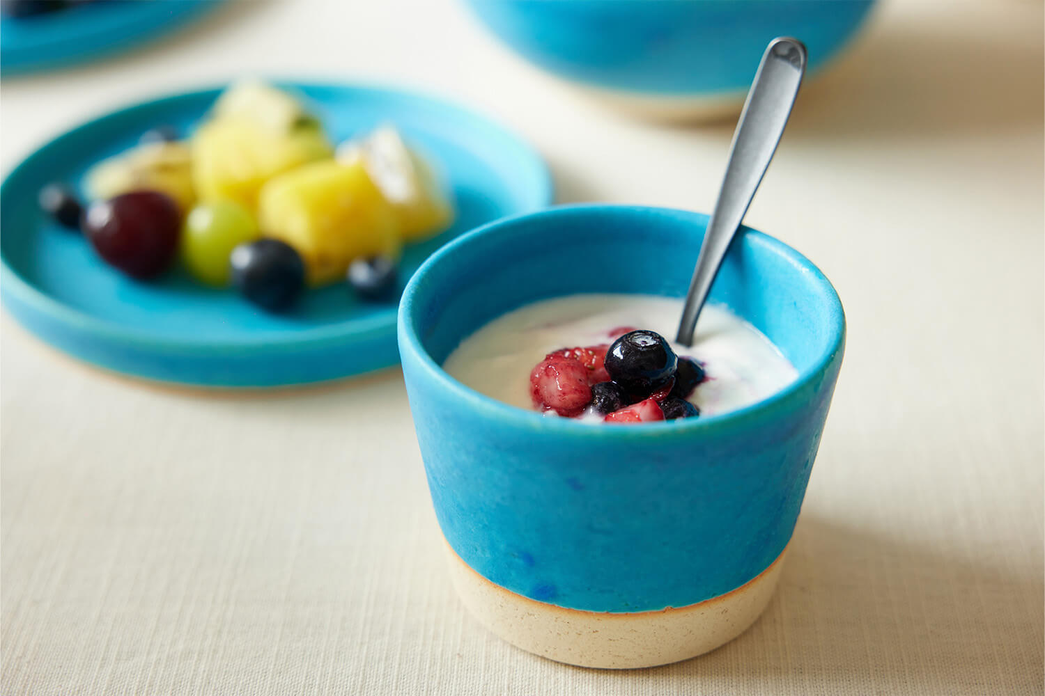 THE HARVESTでも人気の『ブルーラグーン』シリーズに新たな器が仲間入り – 青色の器でティータイムを爽やかに