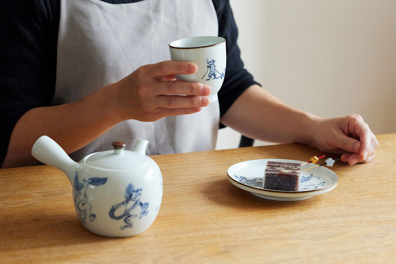 佐見焼 鳥獣戯画 急須＆湯呑み＆5寸皿セット