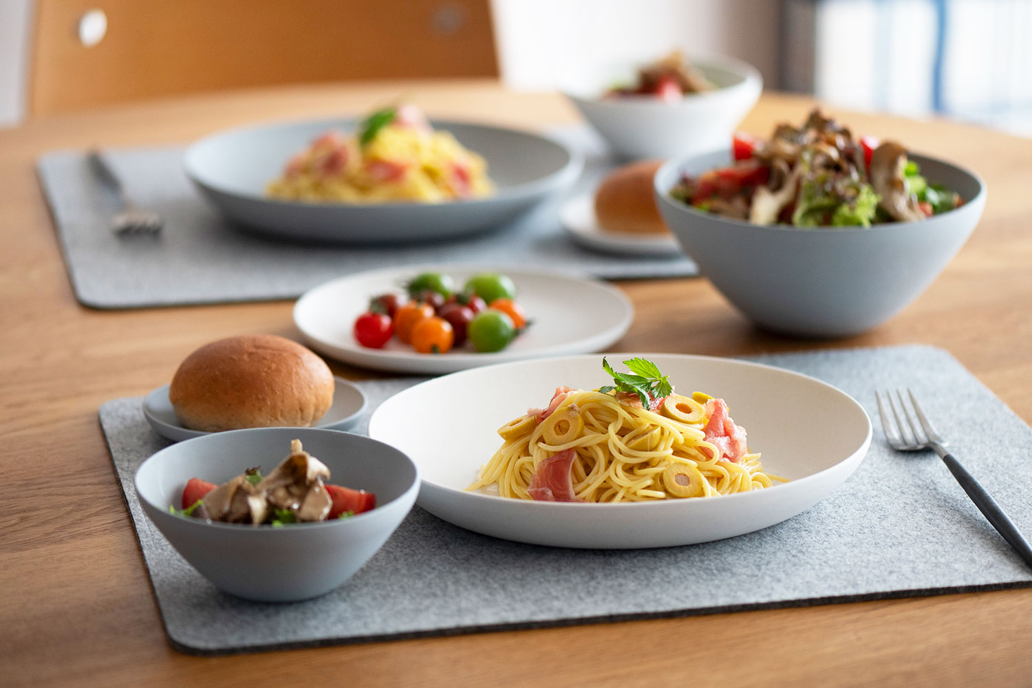 シンプルで無駄のない 上品な器たち<br>224porcelainの肥前吉田焼『 精成舎』