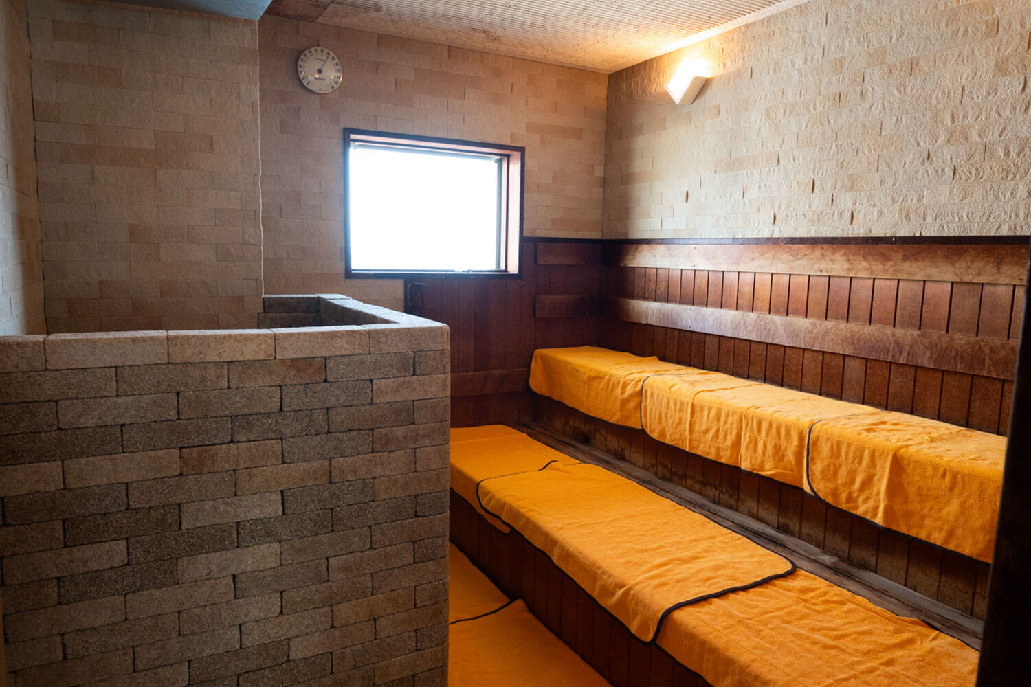 新導入の屋内サーキットと絶品フグ料理を堪能！<br>淡路島に浮かぶリゾートホテル宿泊記