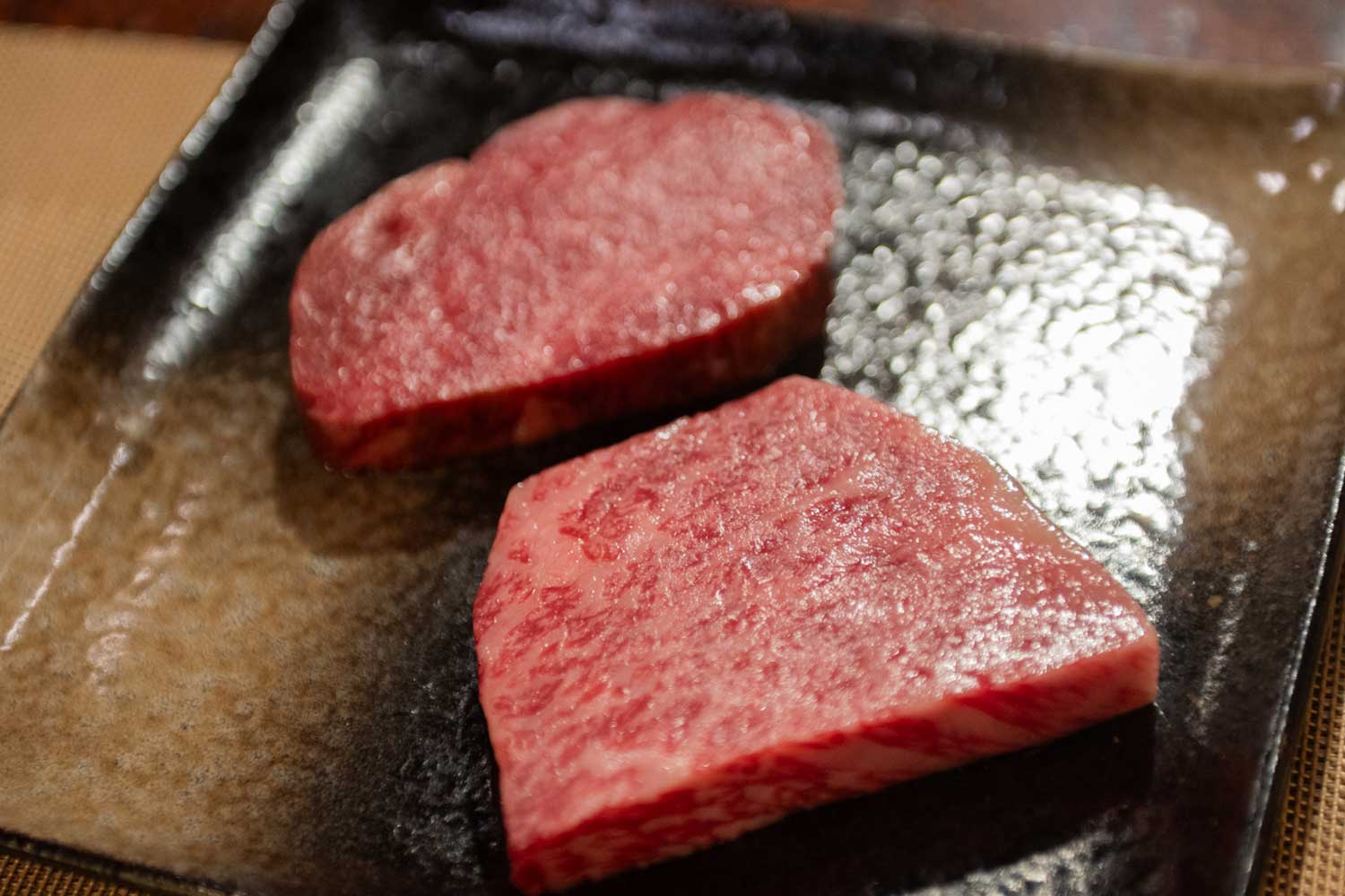 ライブ感満点！ 極上の鉄板焼きフルコースを満喫する贅沢なご褒美ディナー