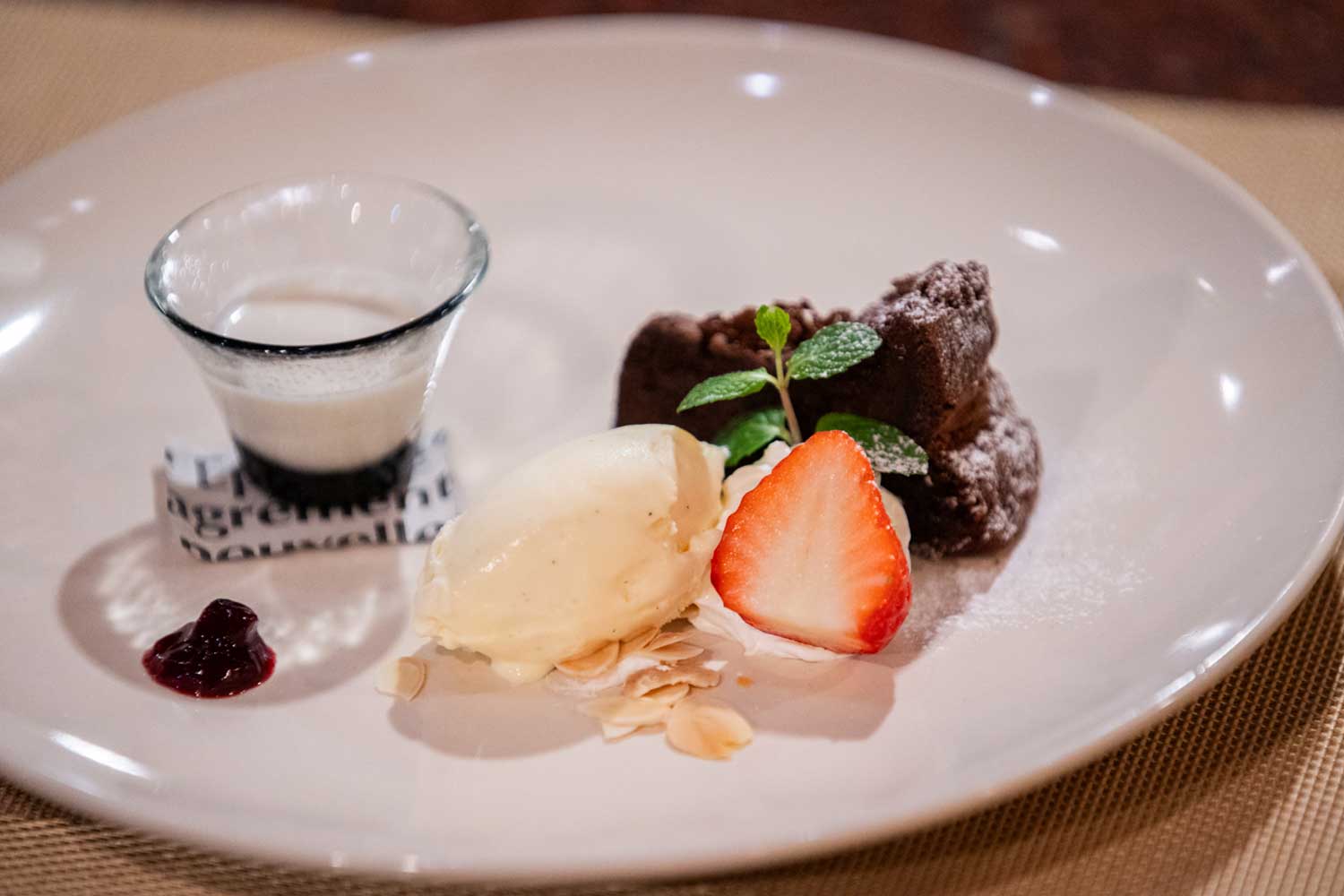 ライブ感満点！ 極上の鉄板焼きフルコースを満喫する贅沢なご褒美ディナー