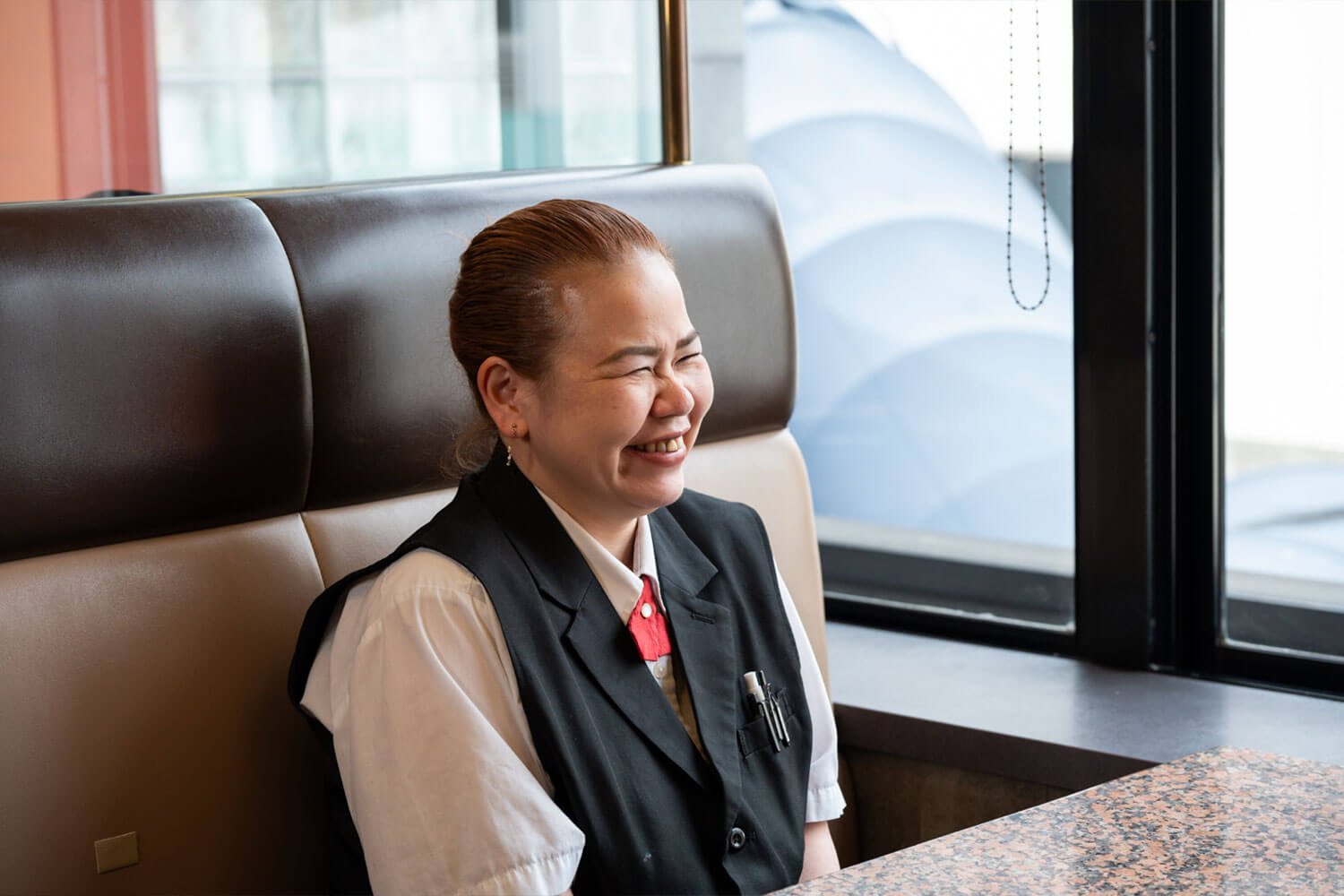 仕入れの目利きと人情味で勝負！ 東大阪の焼肉ヒーロー・炭火焼肉牧場 サカエ屋