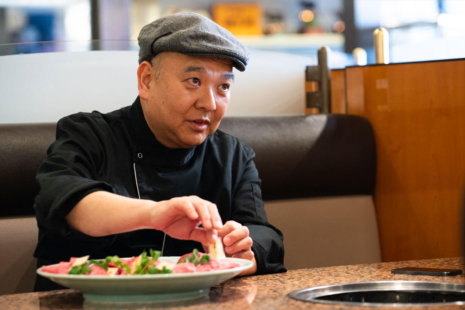 仕入れの目利きと人情味で勝負！ 東大阪の焼肉ヒーロー・炭火焼肉牧場 サカエ屋