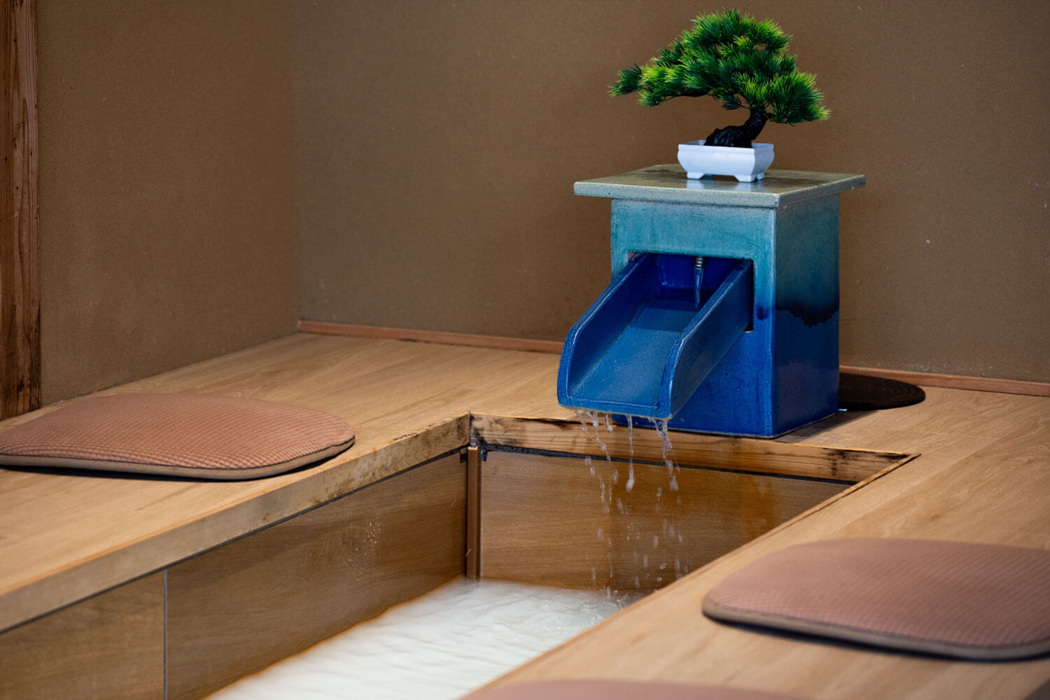 風情あふれる街並みを浴衣でのんびりそぞろ歩き。 HESTA女子2人と巡る、城崎温泉ぶらり旅。