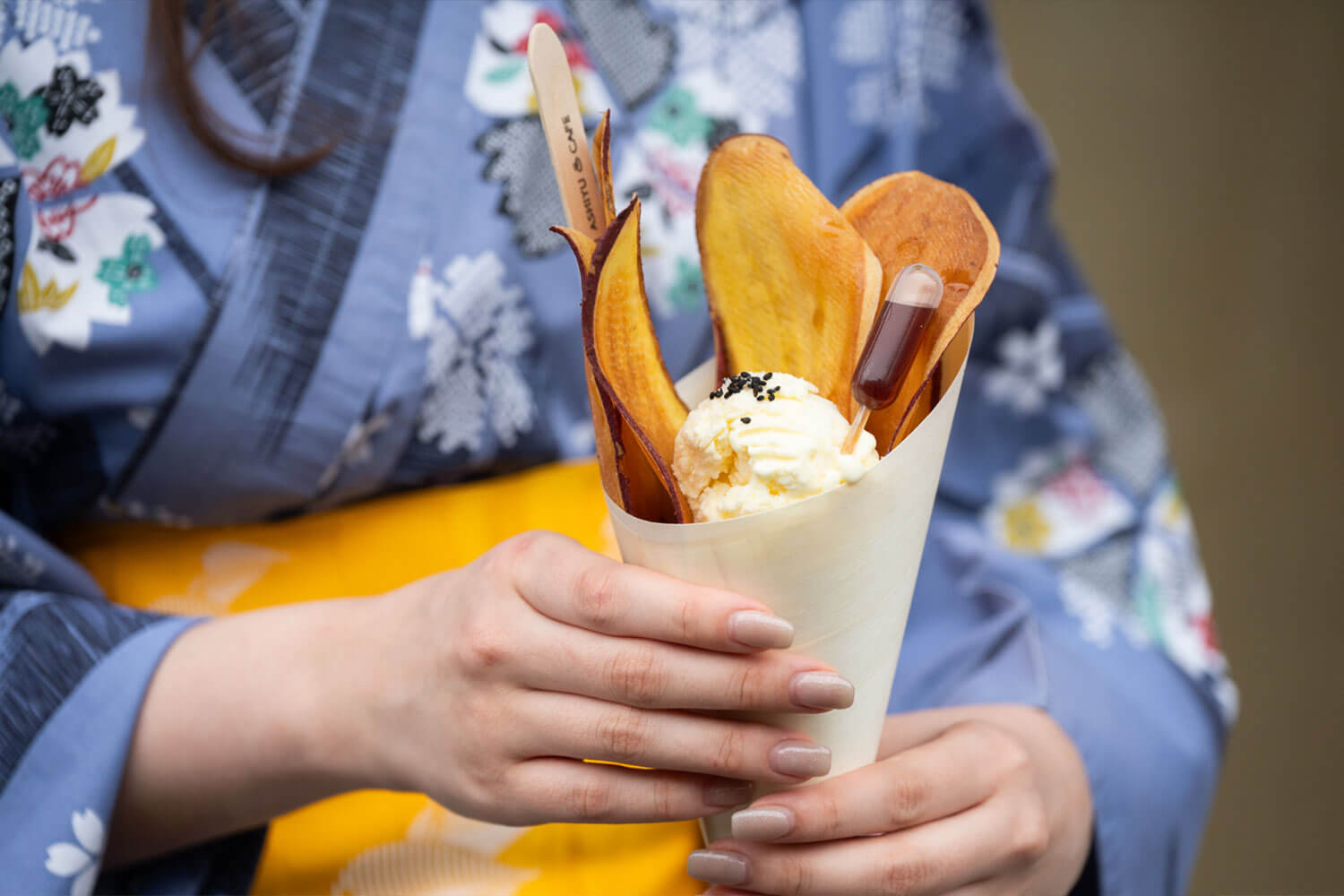 風情あふれる街並みを浴衣でのんびりそぞろ歩き。 HESTA女子2人と巡る、城崎温泉ぶらり旅。