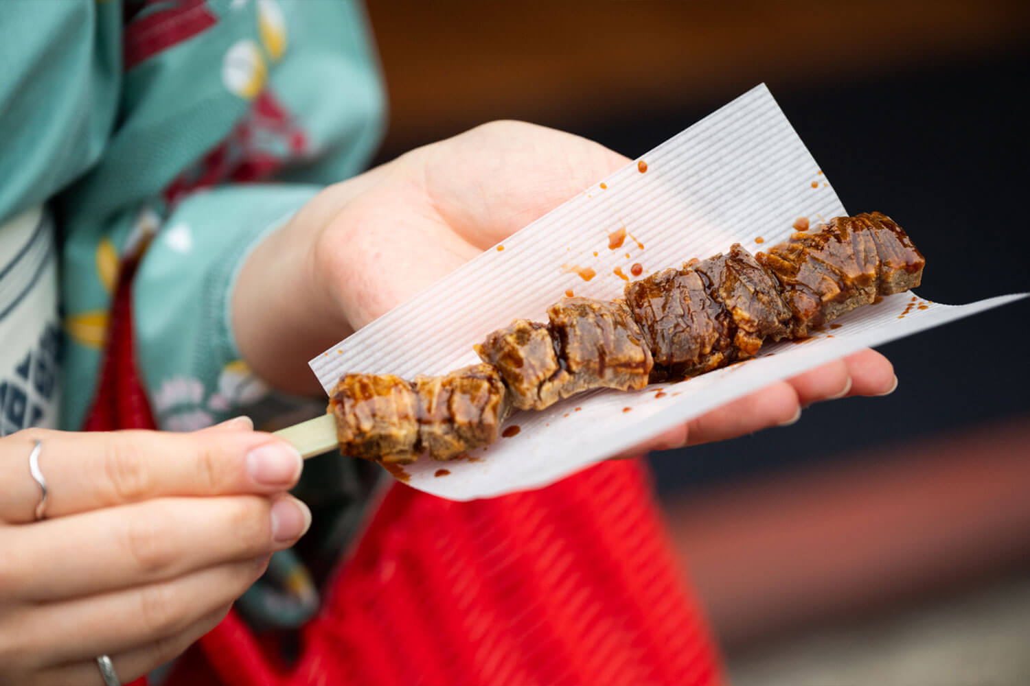 風情あふれる街並みを浴衣でのんびりそぞろ歩き。 HESTA女子2人と巡る、城崎温泉ぶらり旅。