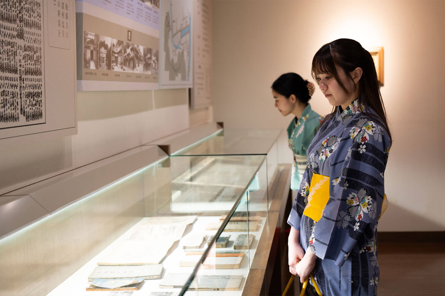 風情あふれる街並みを浴衣でのんびりそぞろ歩き。 HESTA女子2人と巡る、城崎温泉ぶらり旅。