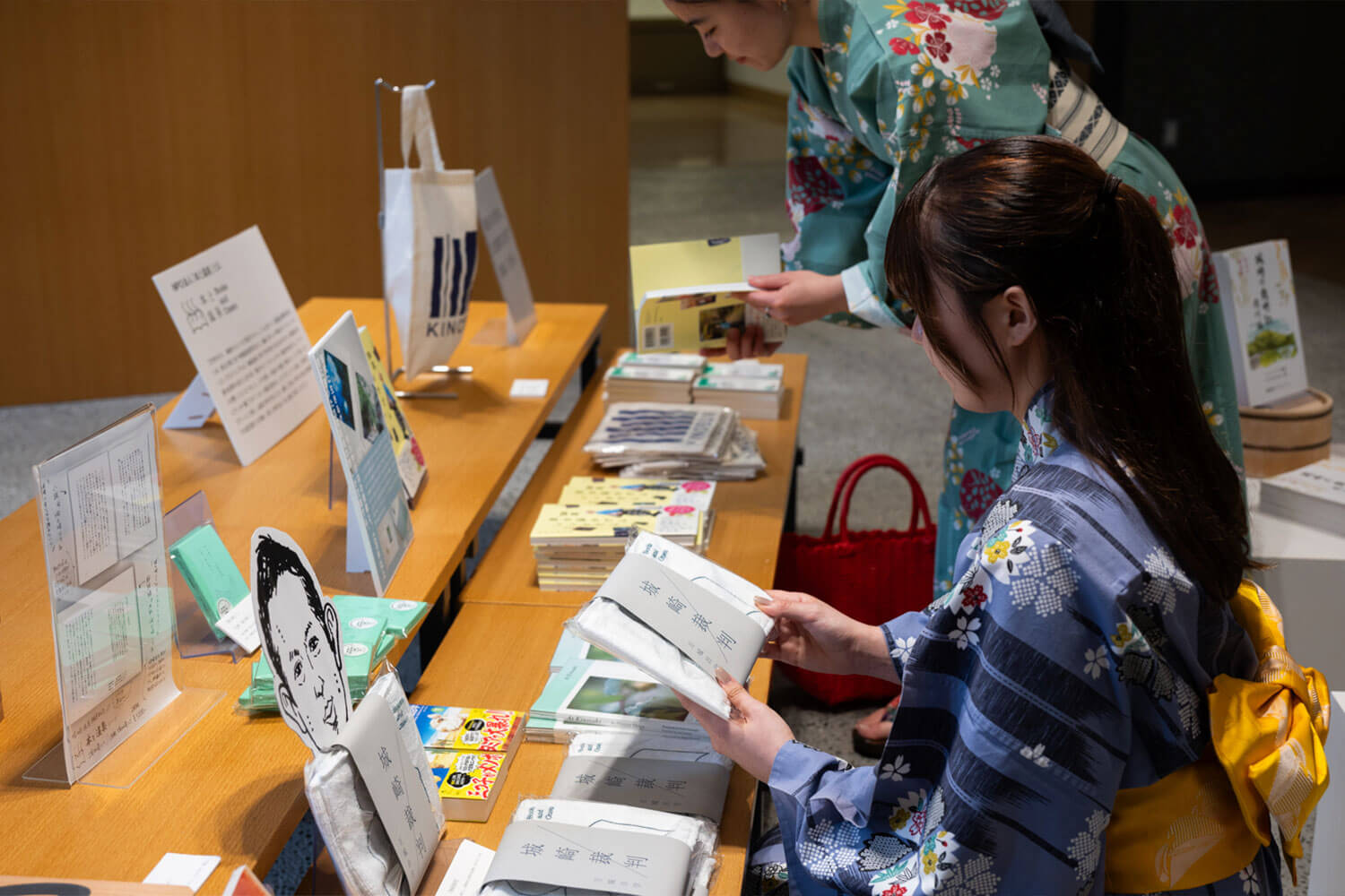 風情あふれる街並みを浴衣でのんびりそぞろ歩き。 HESTA女子2人と巡る、城崎温泉ぶらり旅。