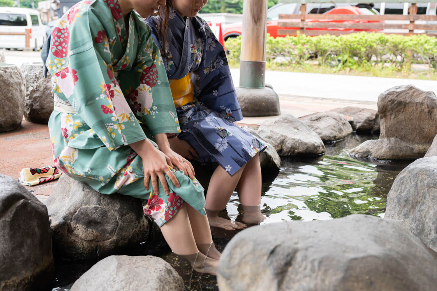 風情あふれる街並みを浴衣でのんびりそぞろ歩き。 HESTA女子2人と巡る、城崎温泉ぶらり旅。