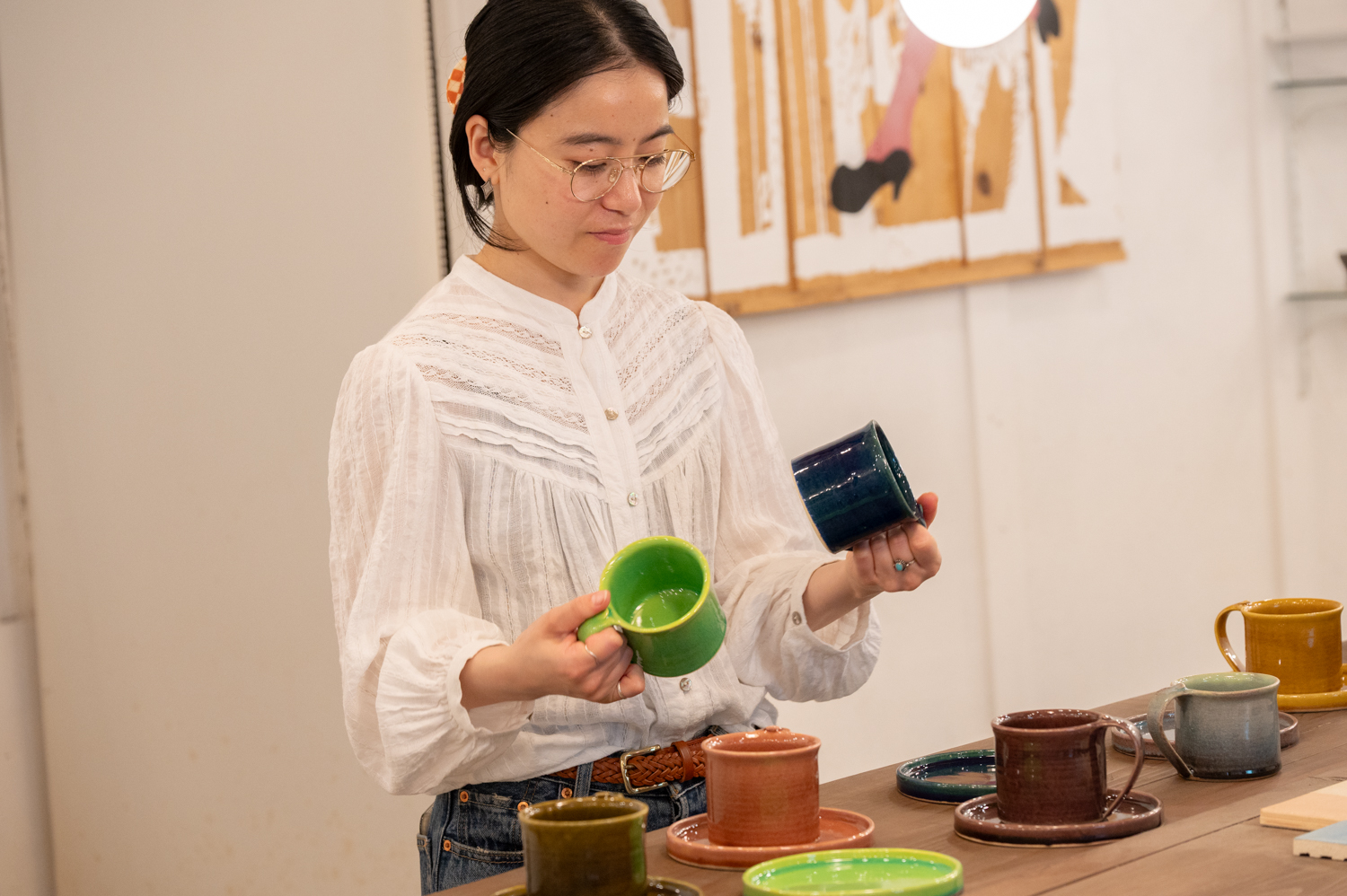 信楽焼・丸十製陶の新作〈utsuroi〉 人気シリーズ〈信楽四季彩陶〉に続く新たな挑戦　