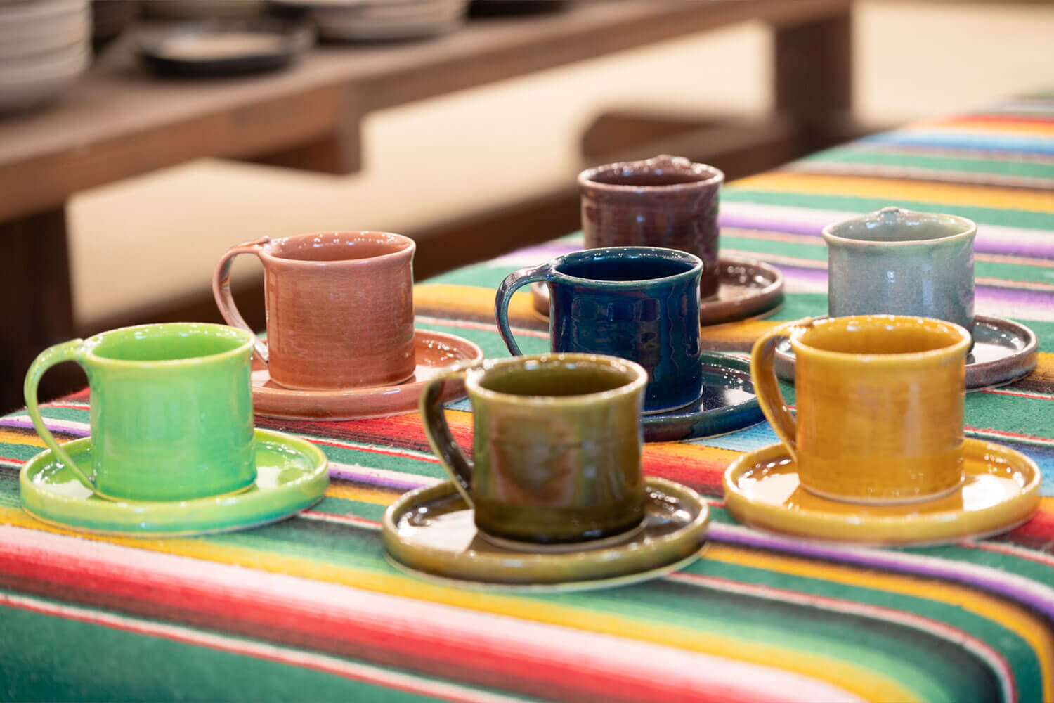 信楽焼・丸十製陶の新作〈utsuroi〉 人気シリーズ〈信楽四季彩陶〉に続く新たな挑戦　